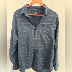 Levi’s Commuter Plaid Button Down Shirt Black Brown Long Sleeve Men’s Medium